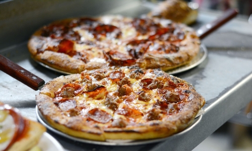 Stay Warm This Winter With the Pizza Delivery from the Best Pizza Restaurant in Kalamazoo